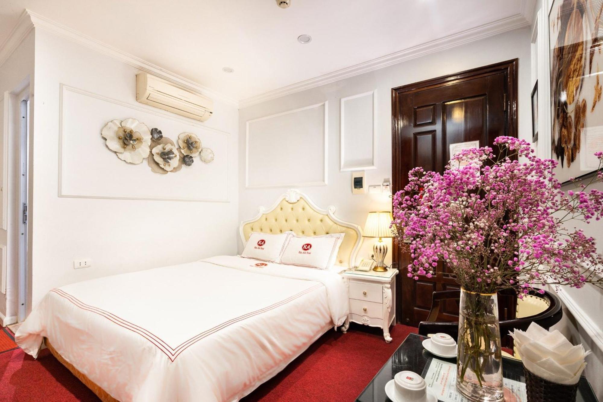 Kieu Anh Hotel - 81 Trung Kinh - By Bay Luxury ハノイ市 エクステリア 写真