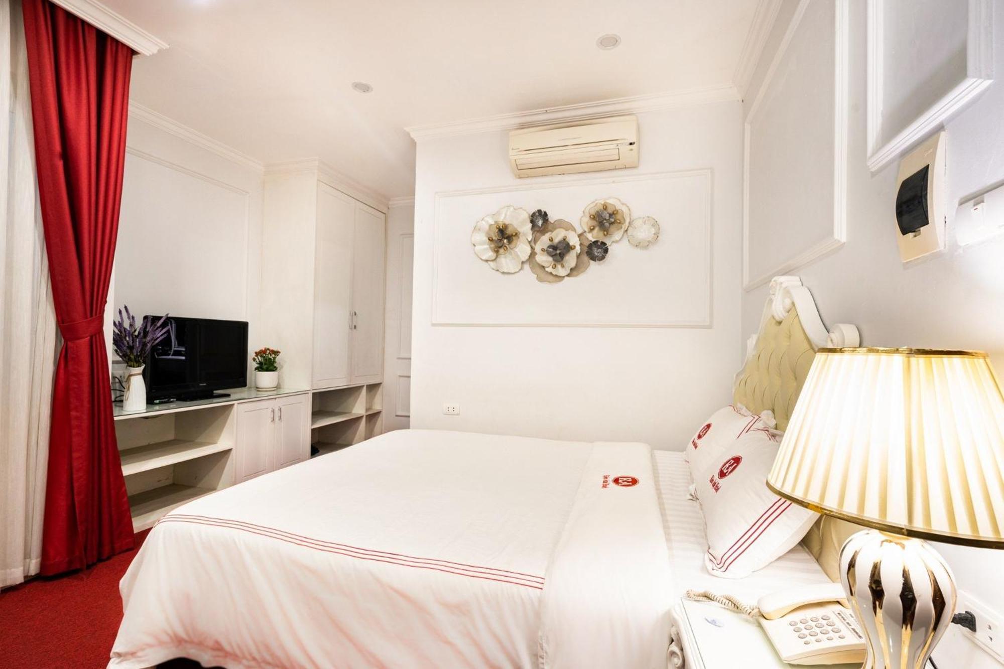 Kieu Anh Hotel - 81 Trung Kinh - By Bay Luxury ハノイ市 エクステリア 写真